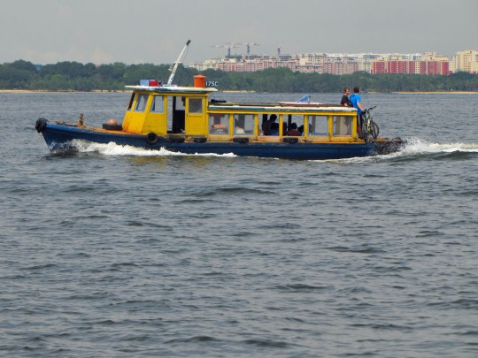 Bum boat returning to Changi Jetty